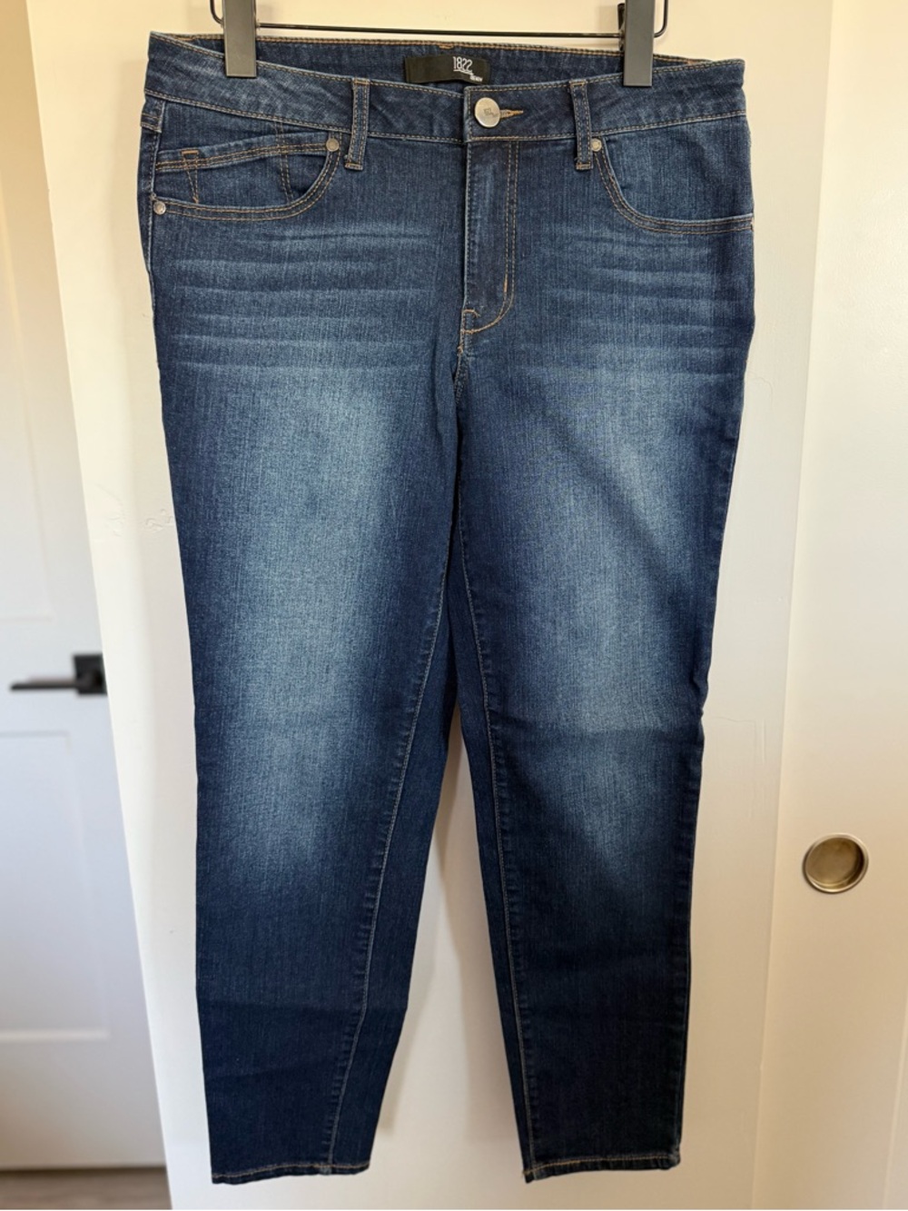 NWOT 1822 Denim Women's Butter Skinny Jeans Size 12